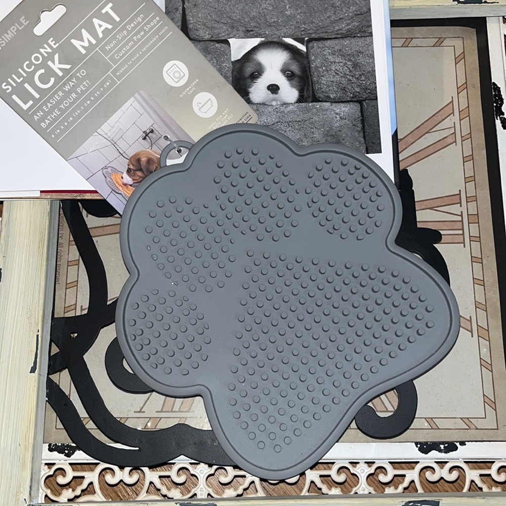 🐶 👅 🐶• 🚿 Real Simple x Silicone Lick Mat •🚿👅🚿
